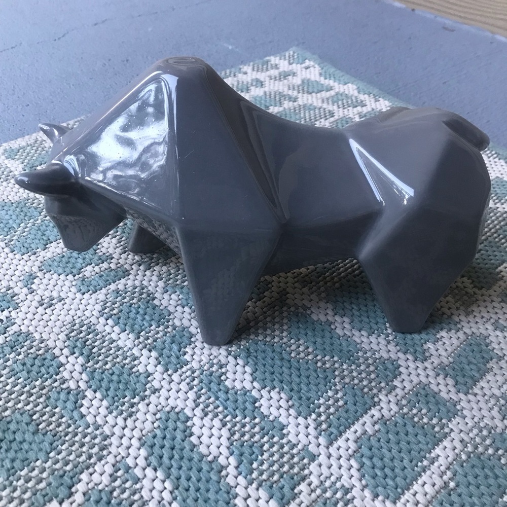ORIGAMI ZOO COLLECTIBLE CERAMIC BULL STATUE - GRAY